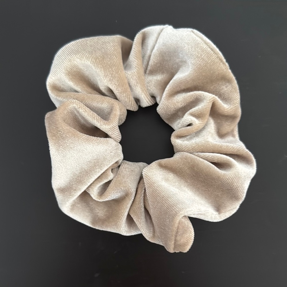 Madewell Elegant Oversized Large Velvet Cream Silk Hair Scrunchie